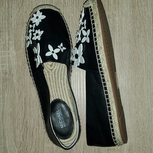 NWOT  Michael Micheal Kors boat leather shoes.8. - Picture 5 of 7